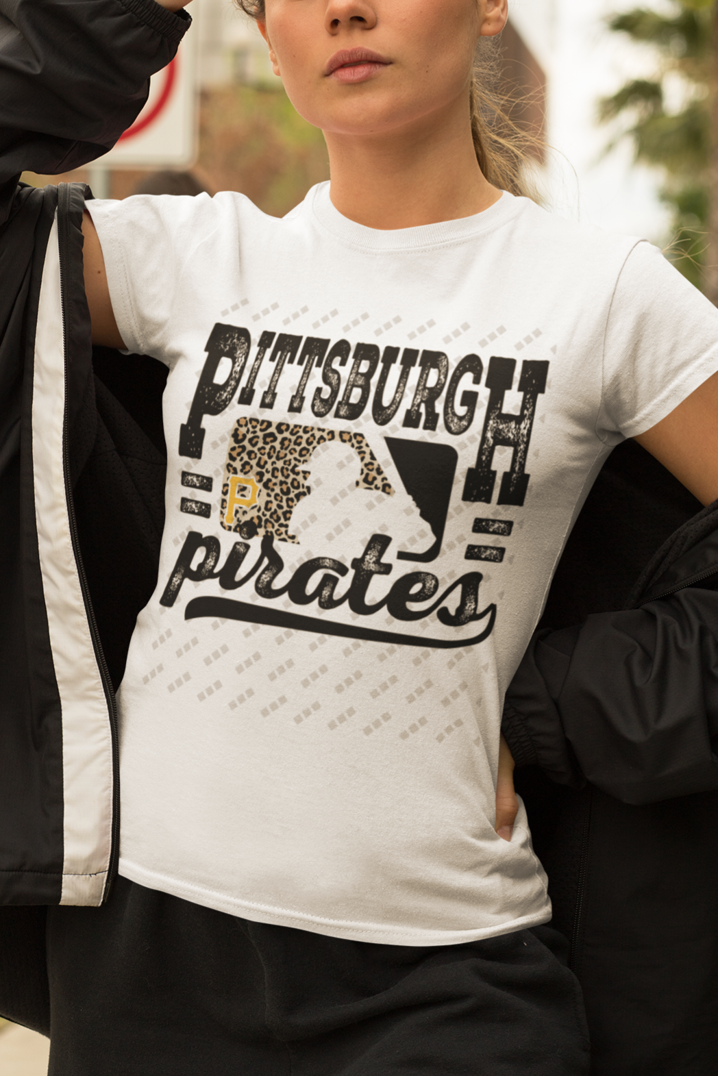 Pittsburgh Pirates Wild Style Graphic Women's T-Shirt
