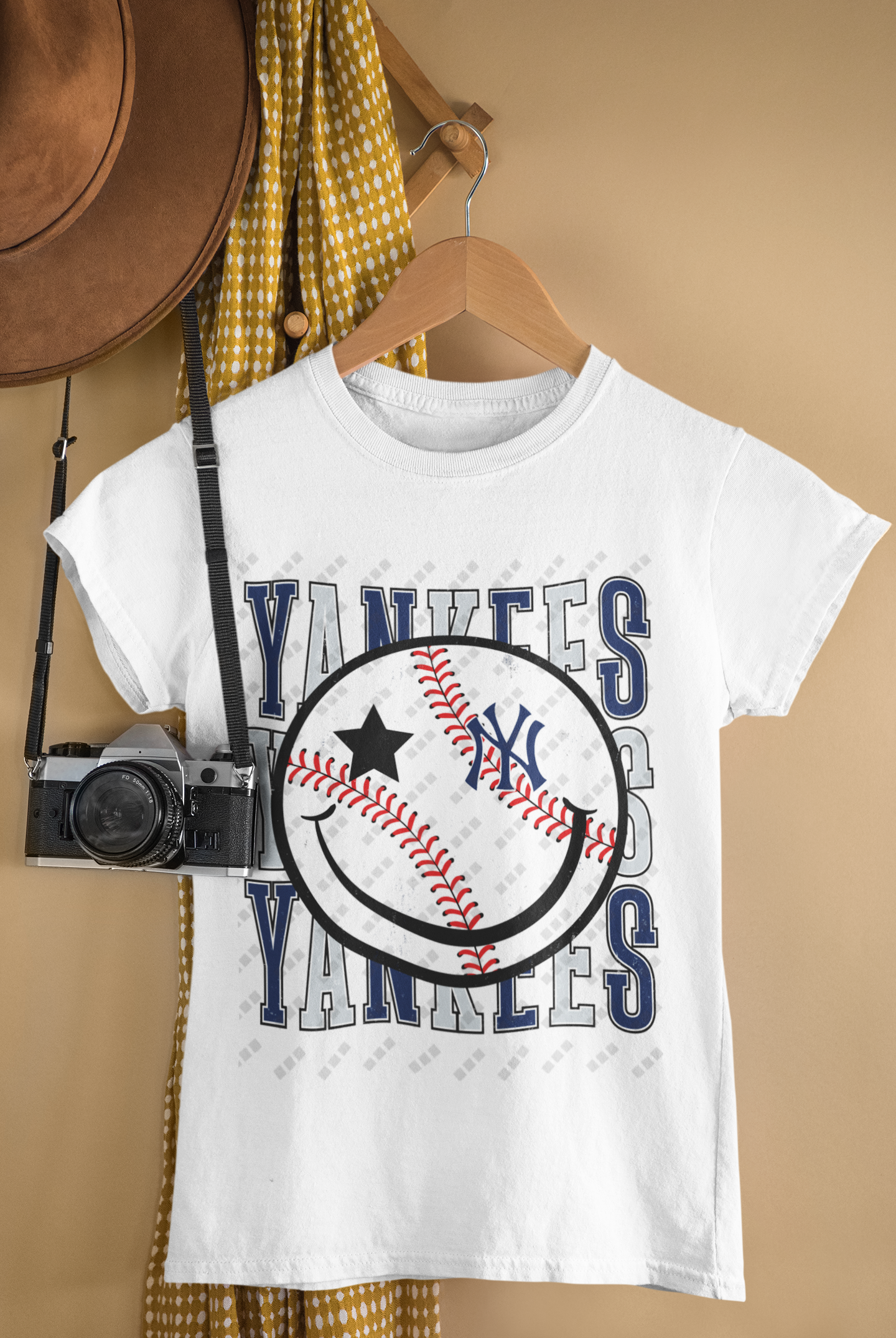 New York Yankees Smiley Face Tee – Unisex